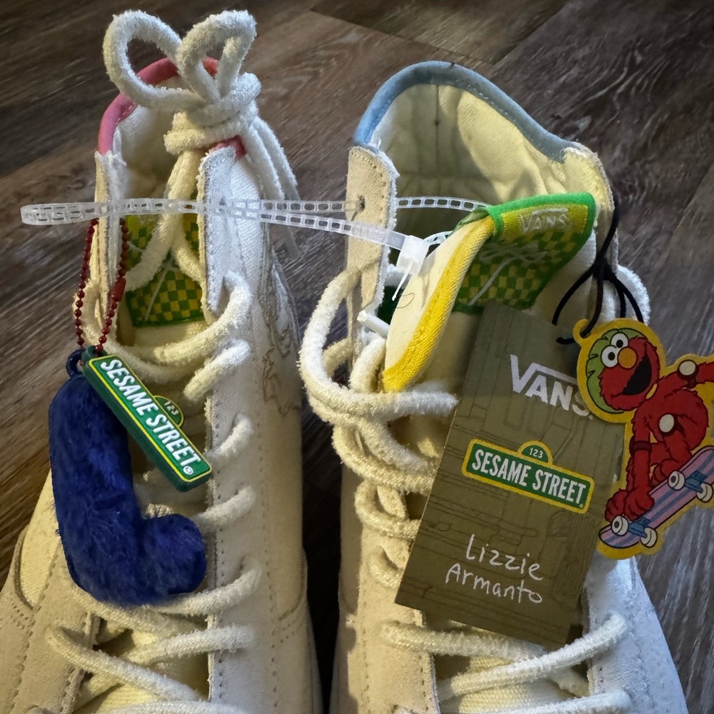 2023 Vans Sesame Street x The Lizzie
'Embroidered Characters'
